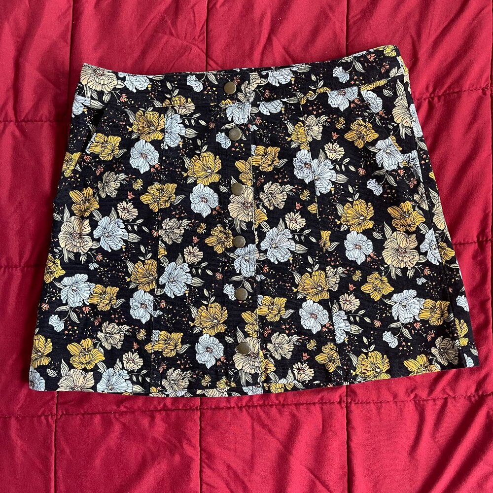 FOREVER 21 Floral Black A-line Mini Skirt.